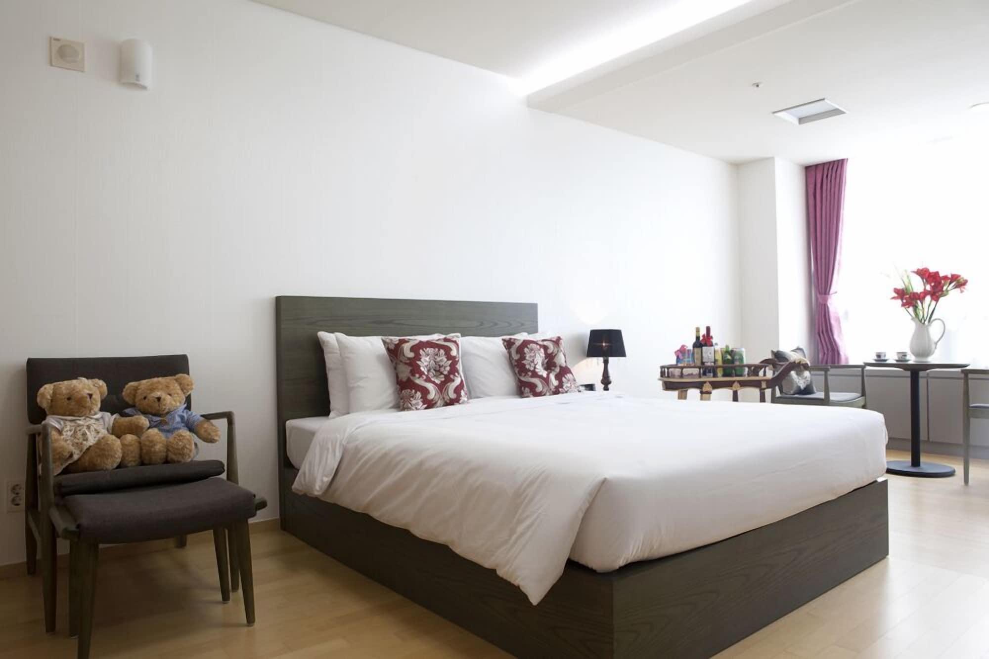 Hotel Hu Incheon Airport Bagian luar foto