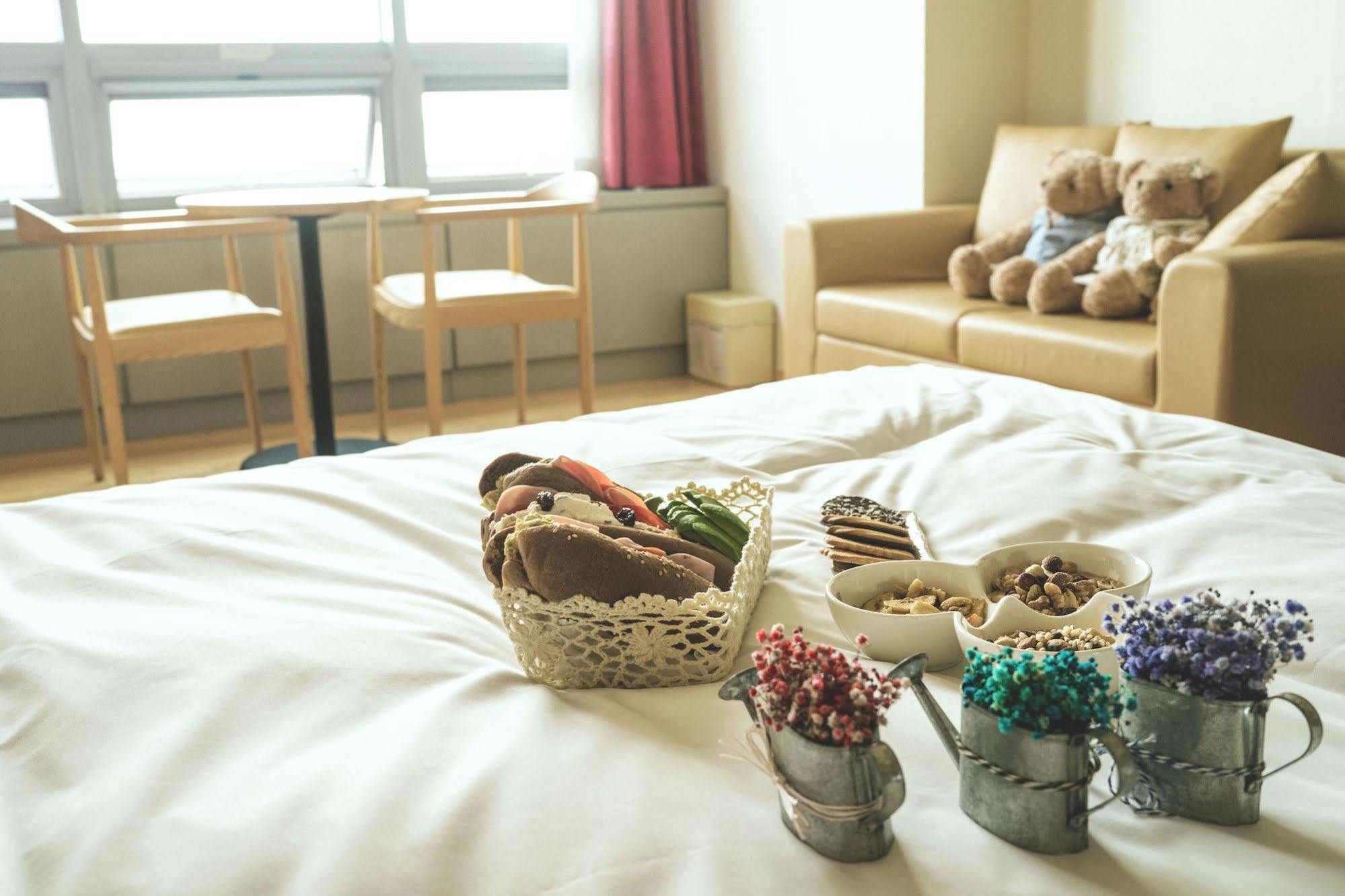Hotel Hu Incheon Airport Bagian luar foto