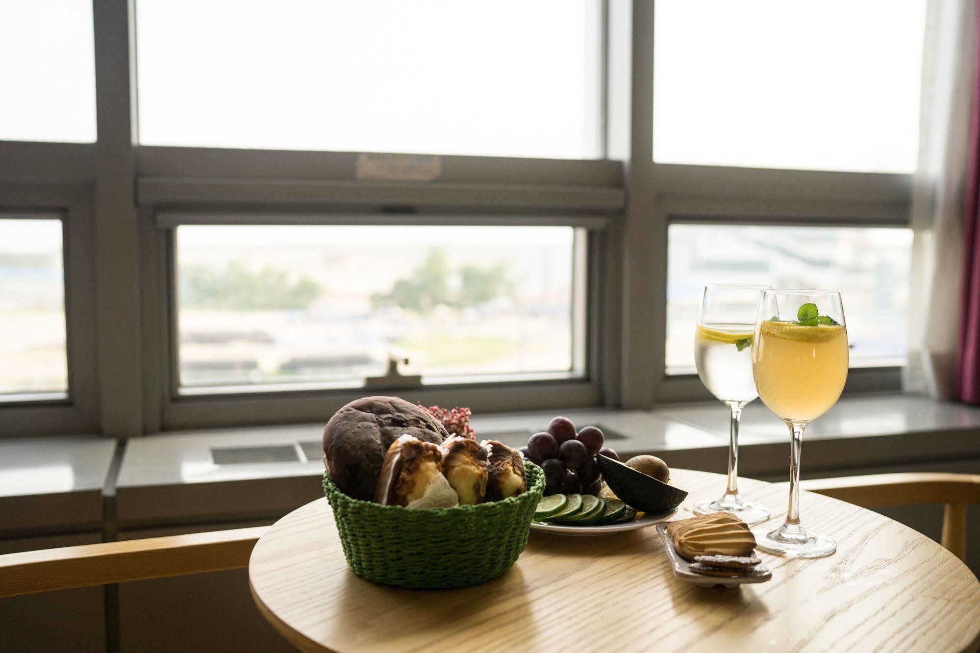 Hotel Hu Incheon Airport Bagian luar foto